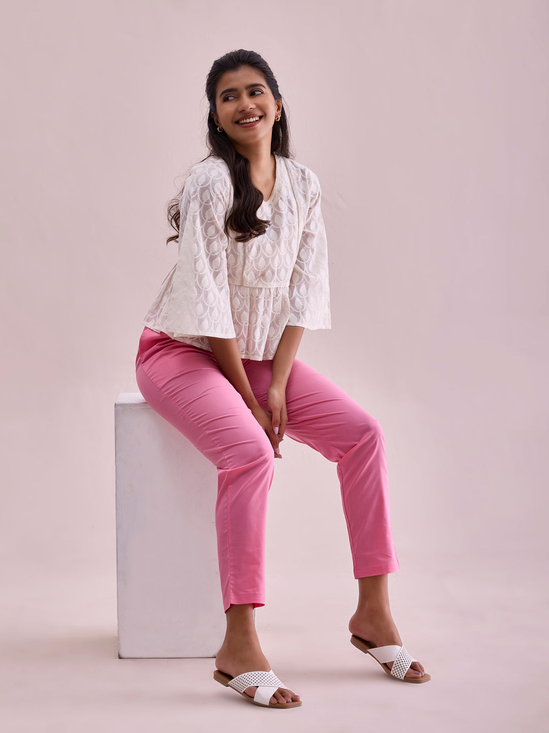 Women Solid Young Pink Mid Rise Cotton Pants