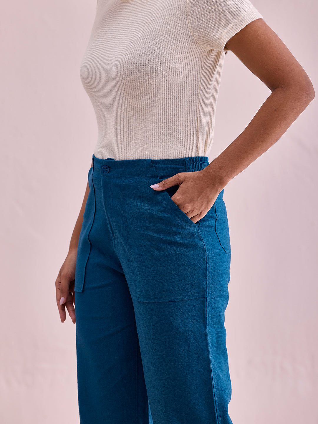 Women Solid Turquoise Blue Linen Cargo Pant