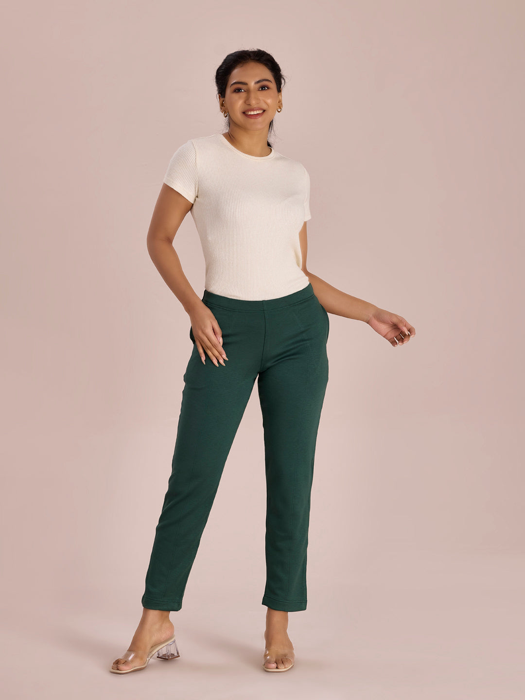 Women Solid Bottle Green Mid Rise Ultra Warm Kurti Pant