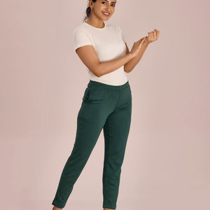 Women Solid Bottle Green Mid Rise Ultra Warm Kurti Pant