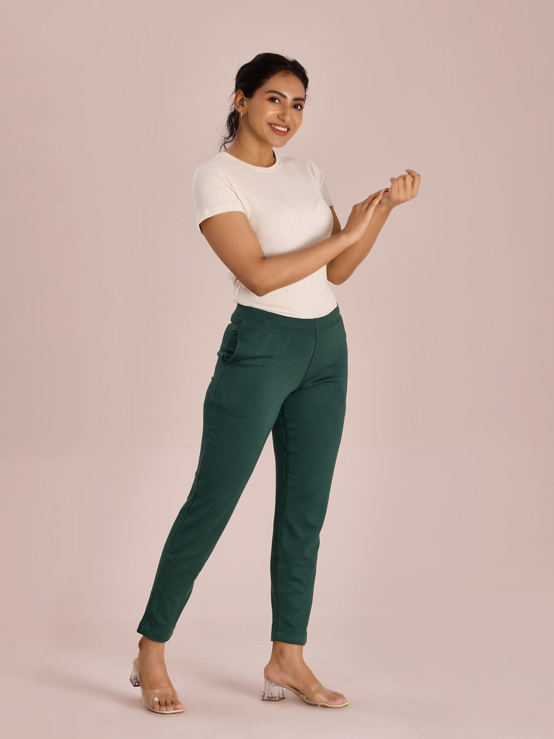 Women Solid Bottle Green Mid Rise Ultra Warm Kurti Pant