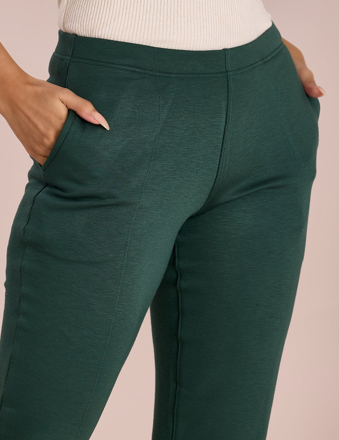 Women Solid Bottle Green Mid Rise Ultra Warm Kurti Pant