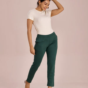 Women Solid Bottle Green Mid Rise Ultra Warm Kurti Pant