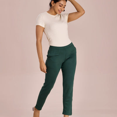 Women Solid Bottle Green Mid Rise Ultra Warm Kurti Pant