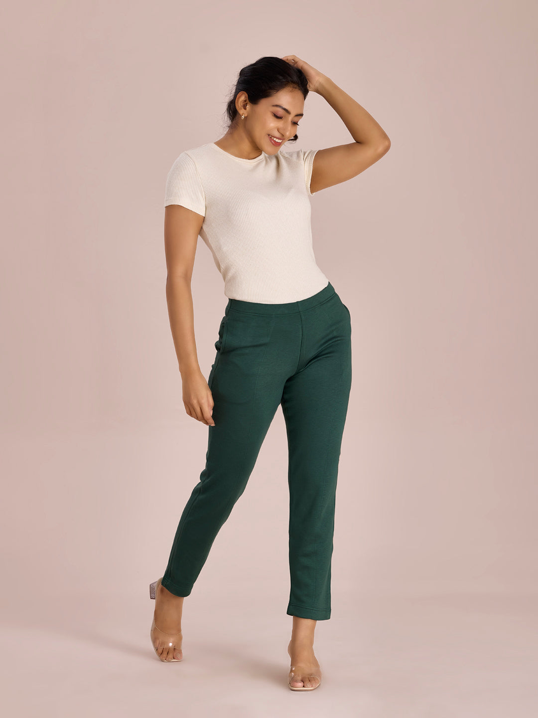 Women Solid Bottle Green Mid Rise Ultra Warm Kurti Pant