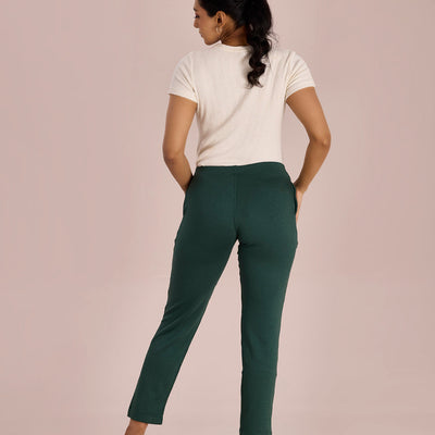 Women Solid Bottle Green Mid Rise Ultra Warm Kurti Pant