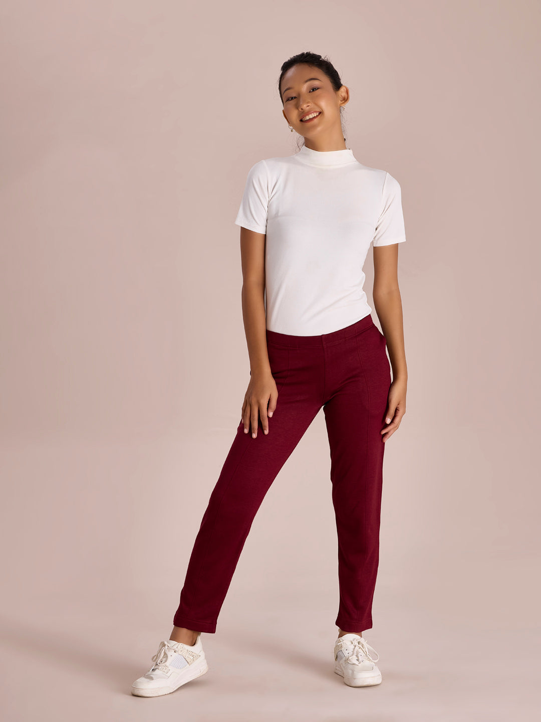 Women Solid Maroon Mid Rise Ultra Warm Kurti Pant