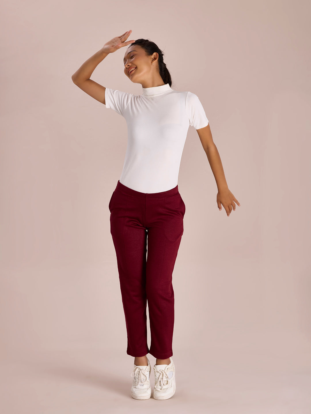 Women Solid Maroon Mid Rise Ultra Warm Kurti Pant