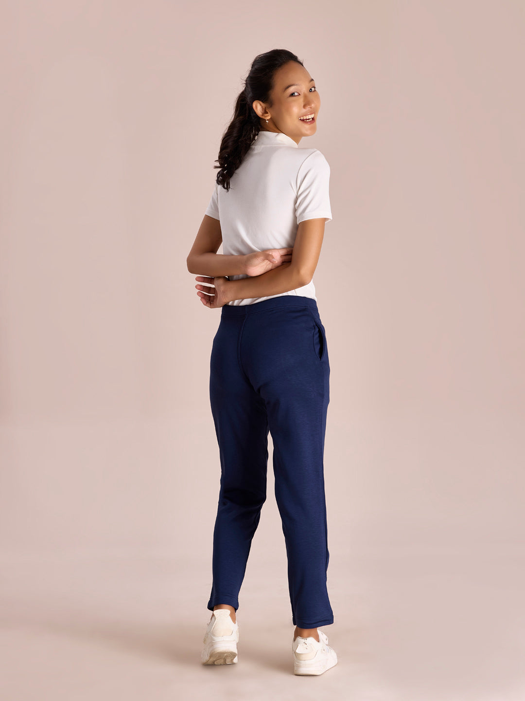 Women Solid Navy Mid Rise Ultra Warm Kurti Pant