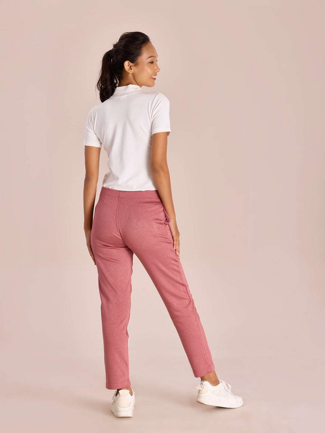Women Solid Rusty Pink Mid Rise Ultra Warm Kurti Pant