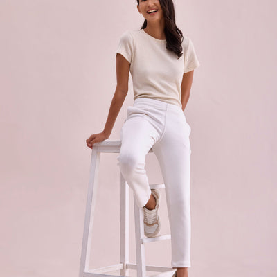 Women Solid White Mid Rise Ultra Warm Kurti Pant