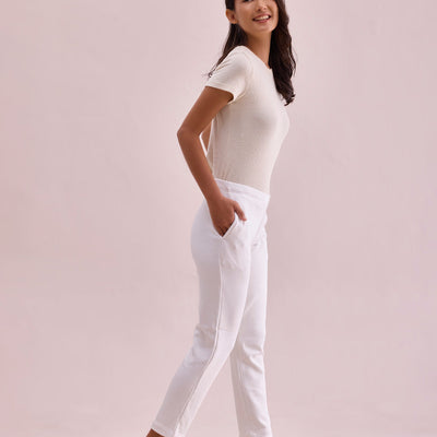 Women Solid White Mid Rise Ultra Warm Kurti Pant