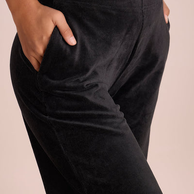 Women Solid Black Mid Rise Corduory Wide Pants
