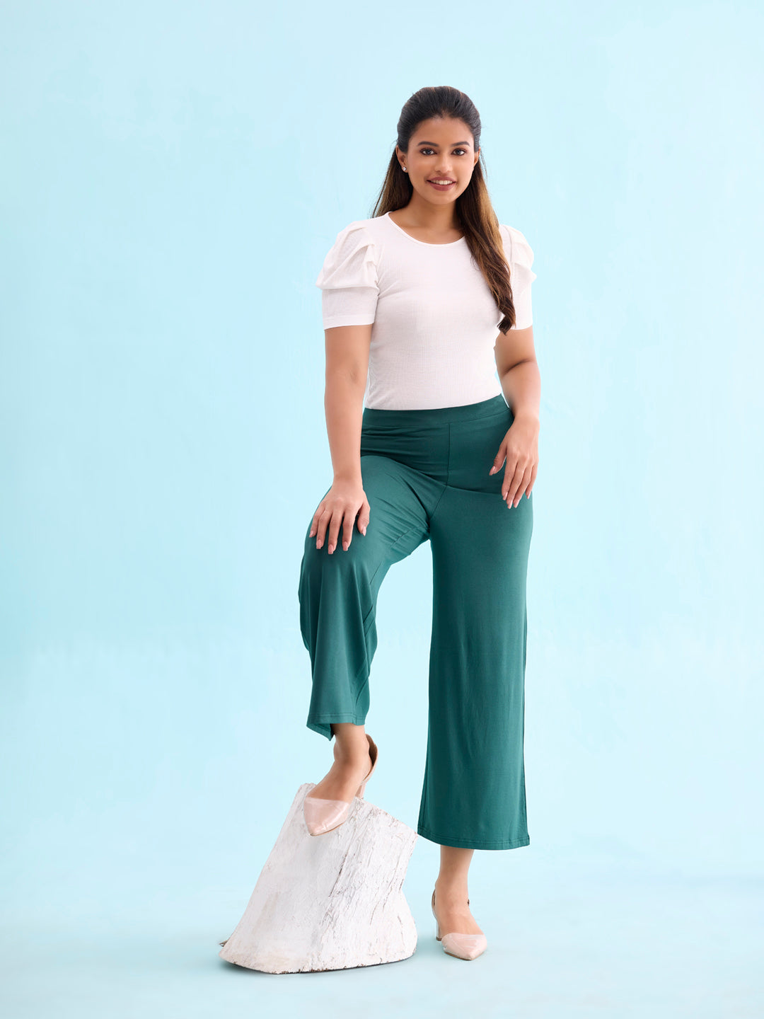 Women Solid Dark Green Knit Viscose Mid Rise Palazzos