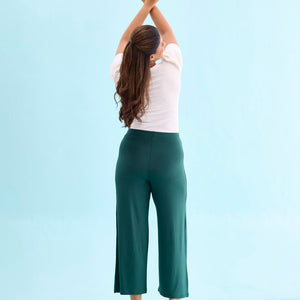 Women Solid Dark Green Knit Viscose Mid Rise Palazzos