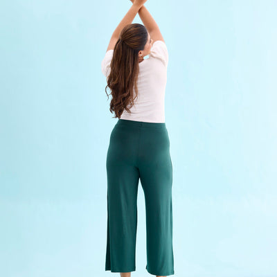 Women Solid Dark Green Knit Viscose Mid Rise Palazzos