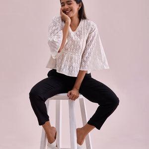 Women Solid Black Mid Rise Casual Pants