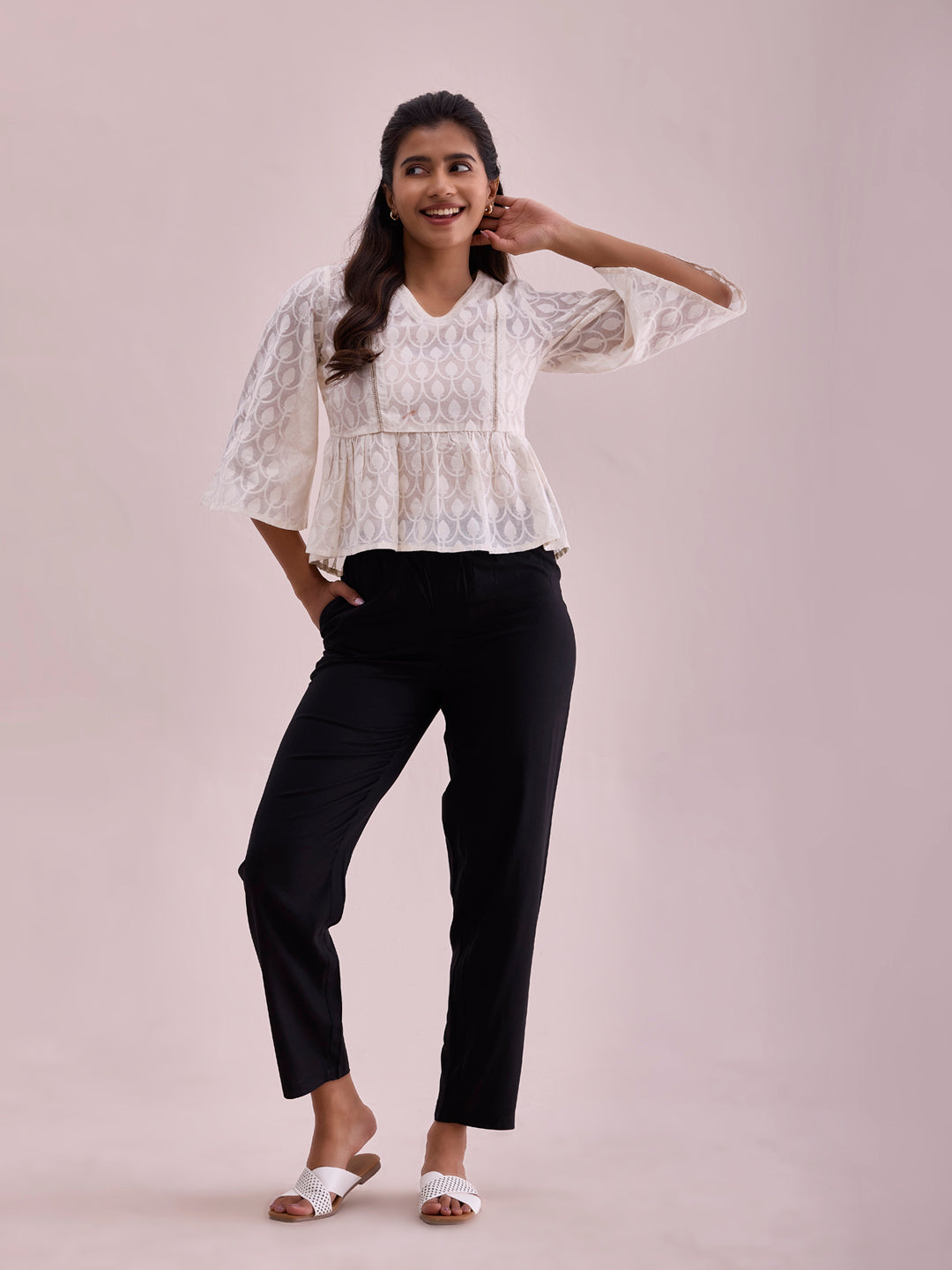 Women Solid Black Mid Rise Casual Pants
