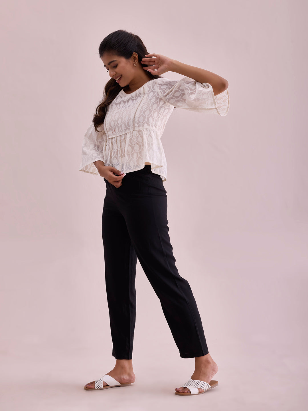Women Solid Black Mid Rise Casual Pants