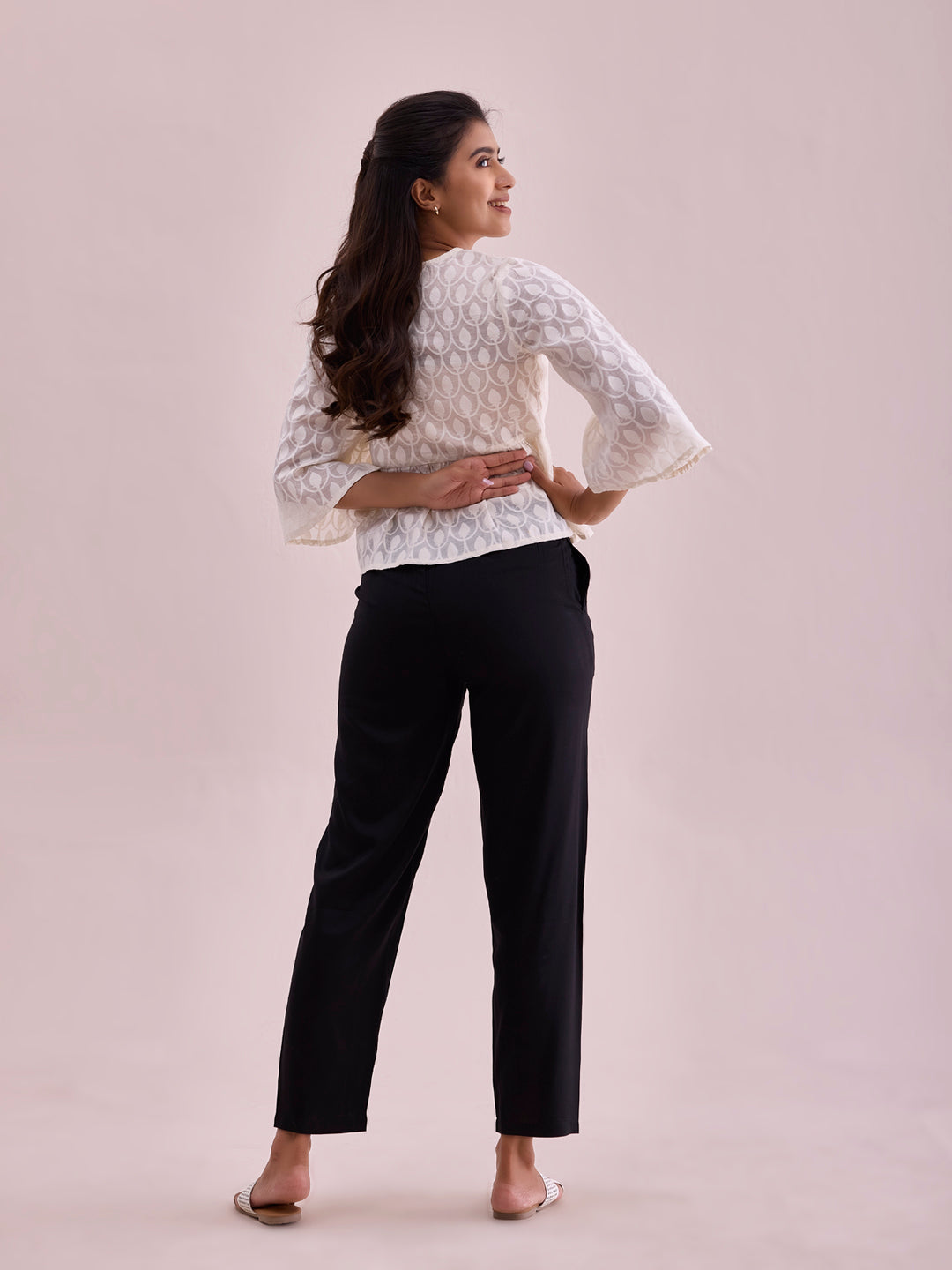 Women Solid Black Mid Rise Casual Pants