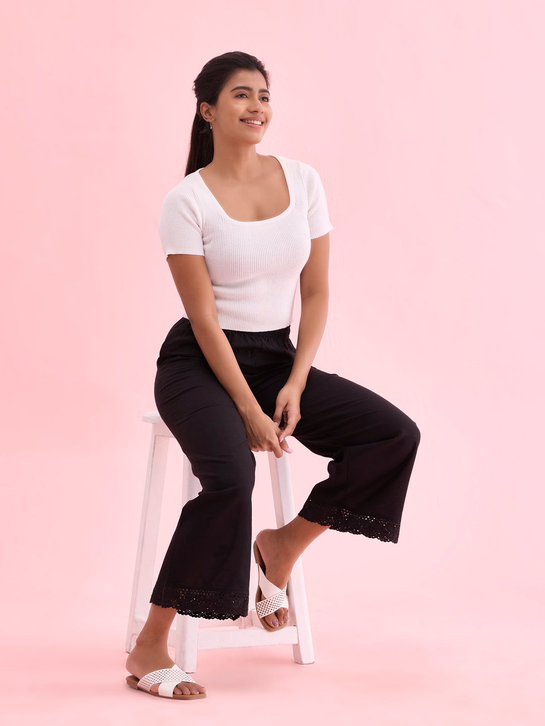 Women Solid Black Mid Rise Linen Wide Pant