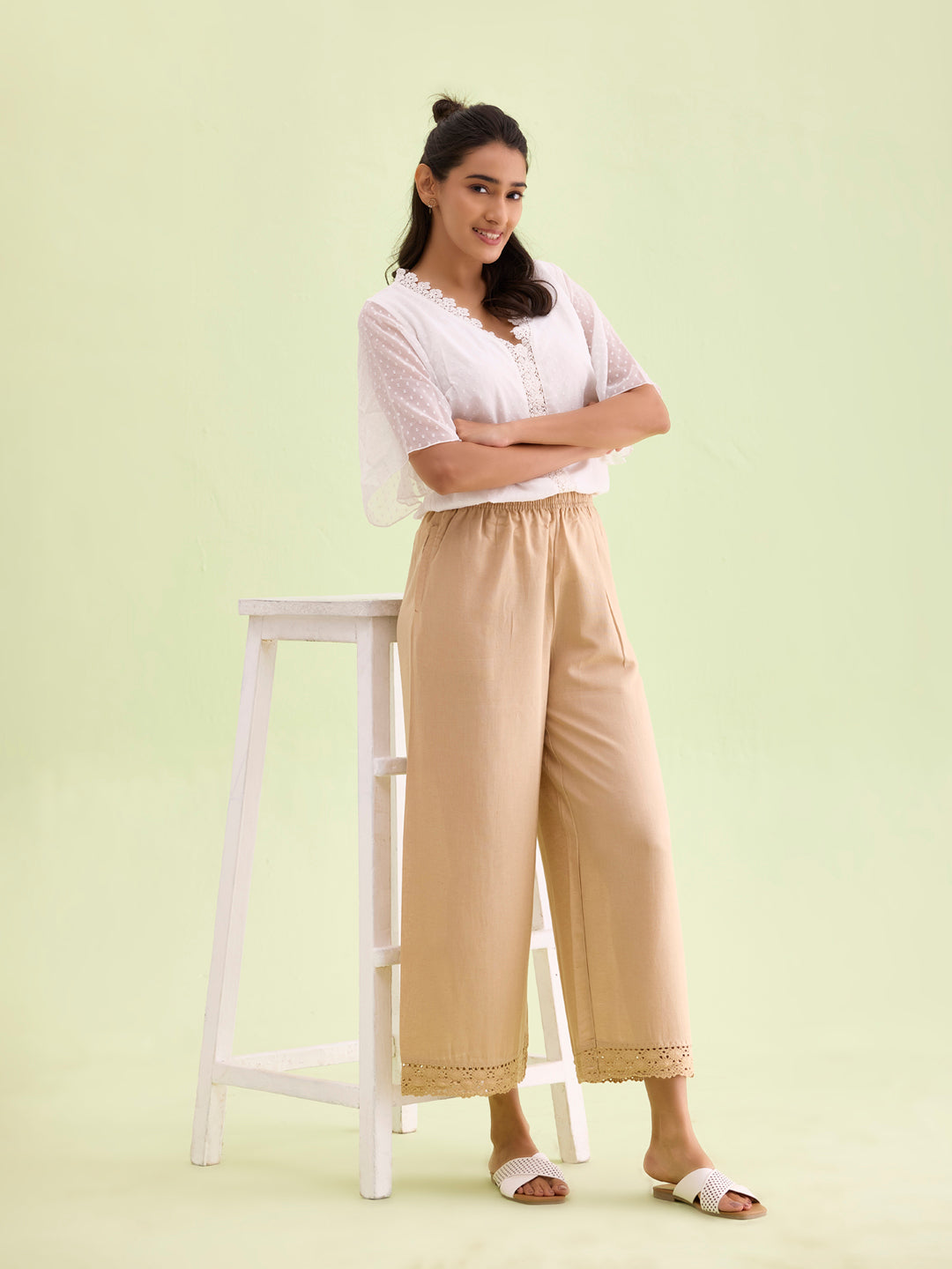 Women Solid Wheat Mid Rise Linen Wide Pant