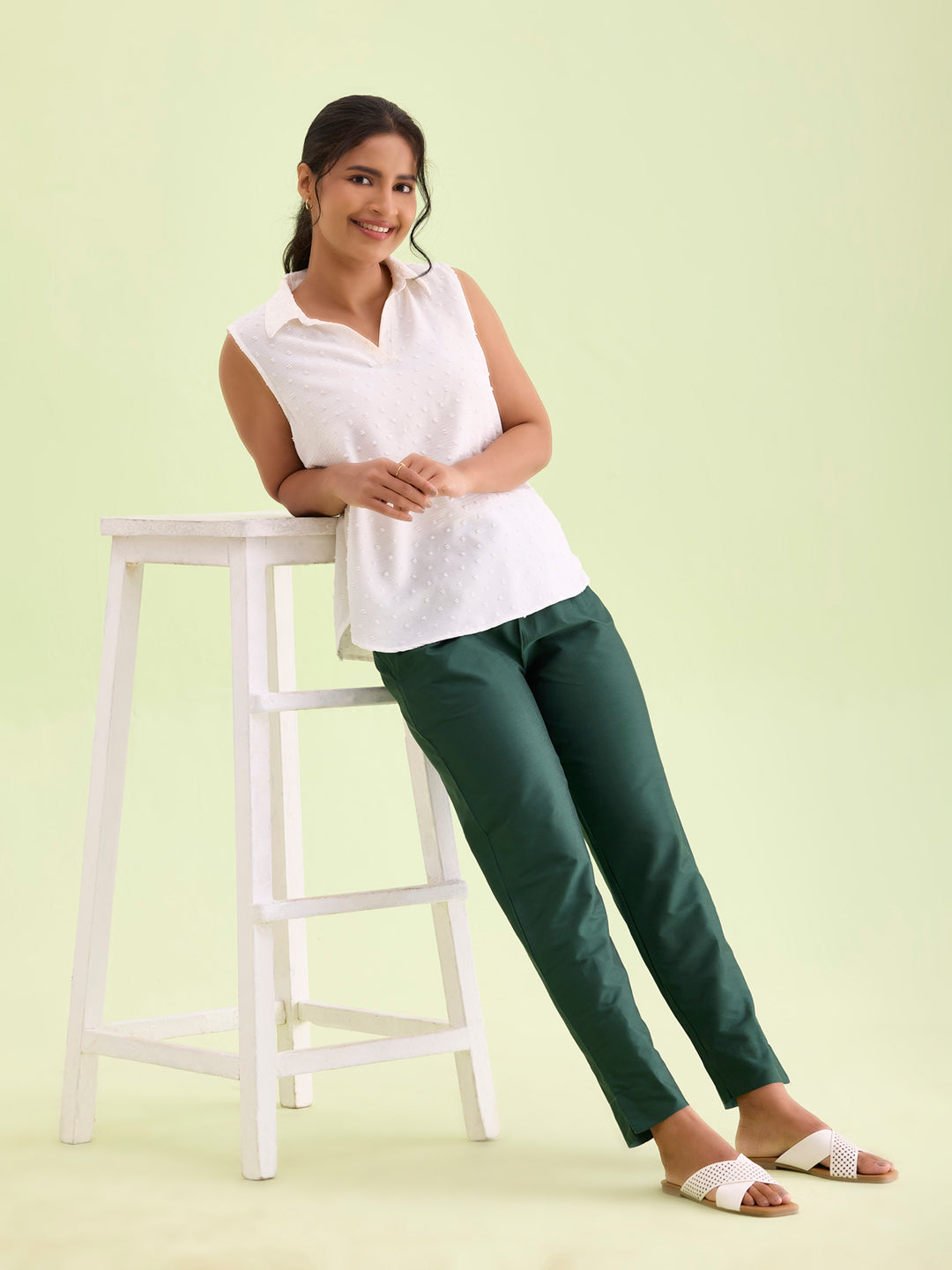 Women Bottle Green Solid Mid Rise Metallic Pants