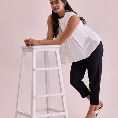 Women Solid Black Mid Rise Cropped Metallic Pants
