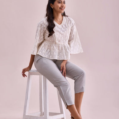 Women Solid Silver Mid Rise Cropped Metallic Pants