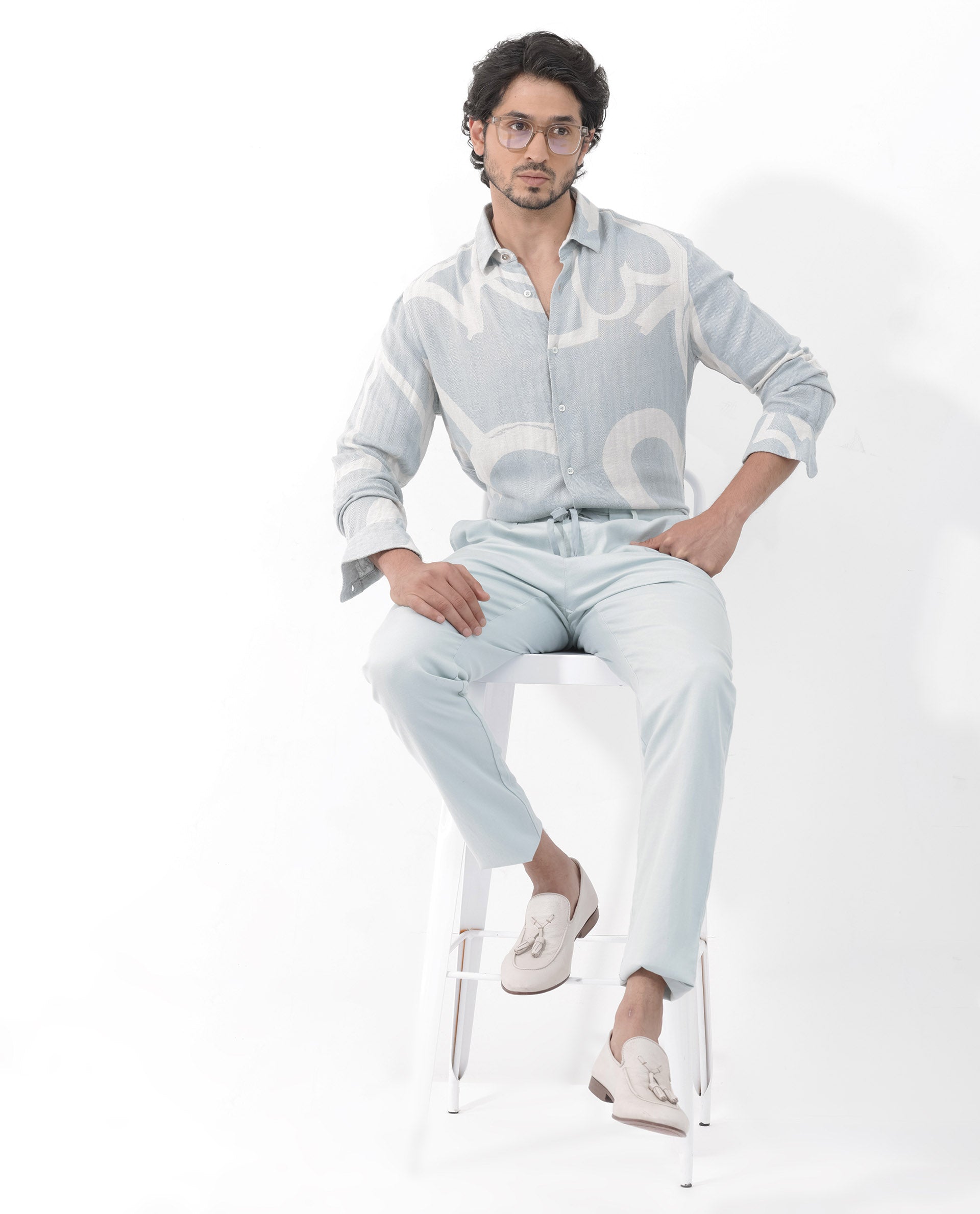 Rare Rabbit Mens Lusia Off White Cotton Fabric Regular Collar Herringbone Full Sleeves Regular Fit
