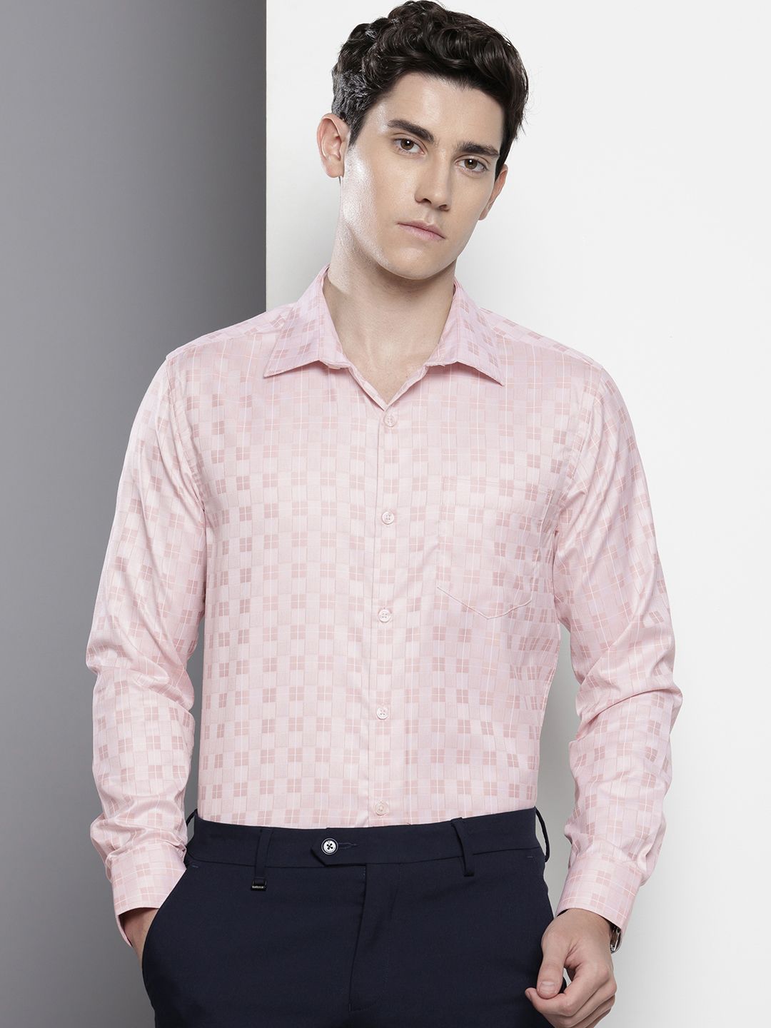 Men's Peach Slim Fit Checked Formal Shirt