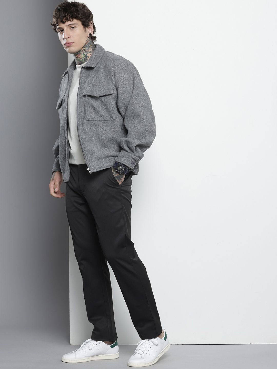 Men's Black Regular Fit Solid Trousers