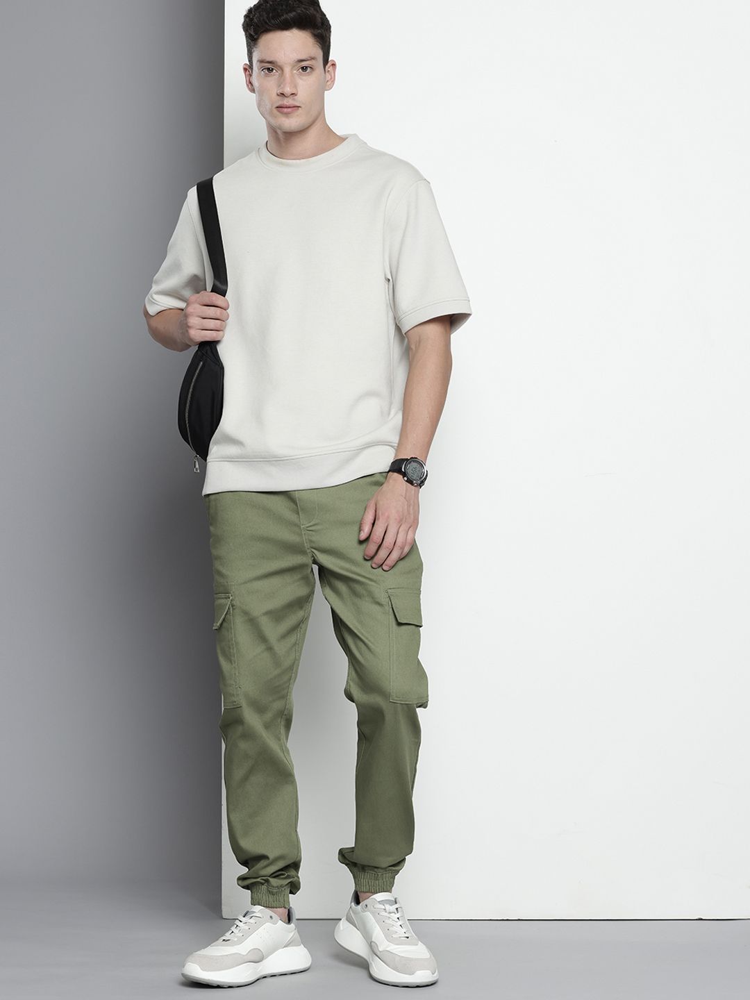 Men's Green Regular Fit Solid Utility Cargo Jogger