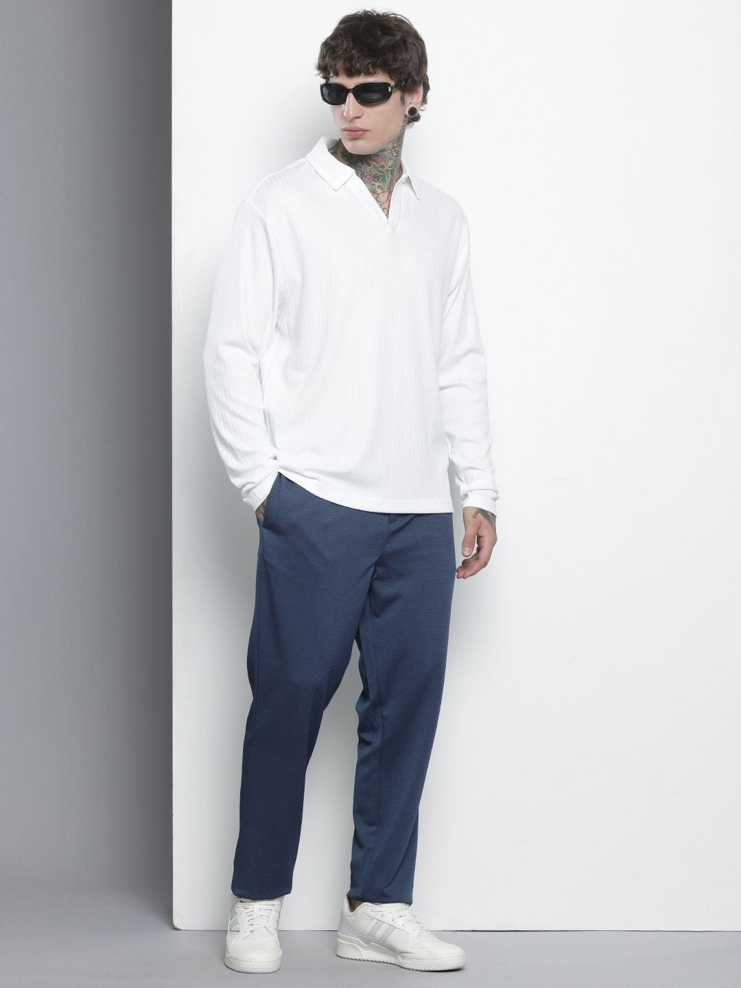 Men's Blue Regular Fit Solid Chinos