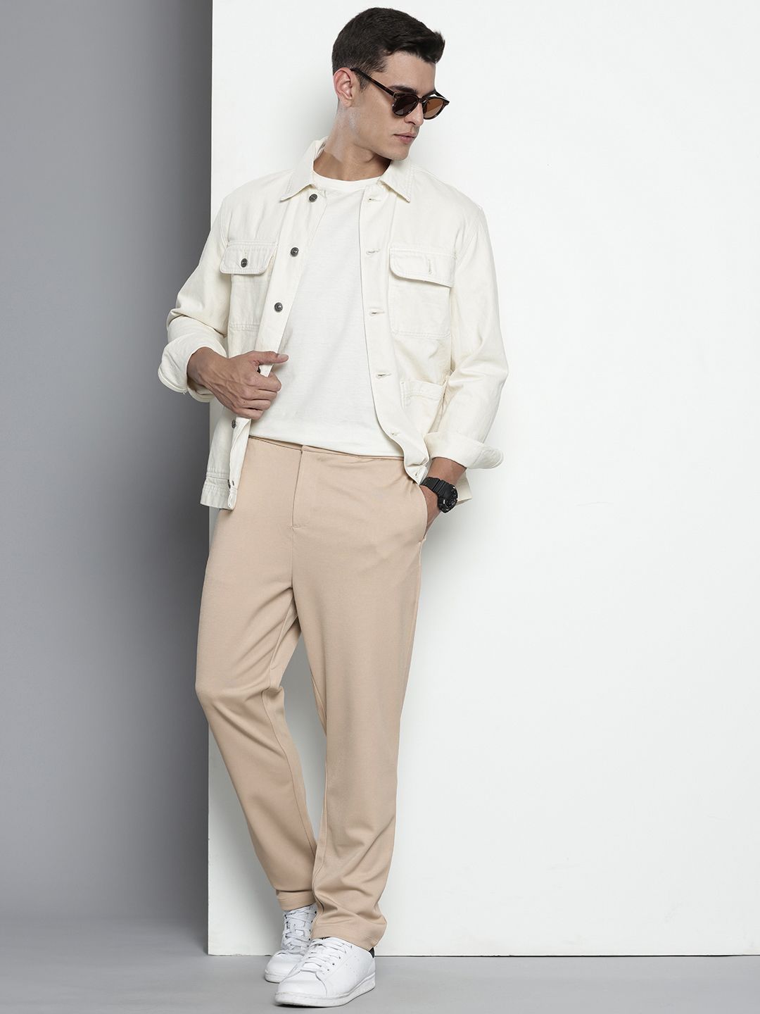Men's Beige Relaxed Fit Solid Chinos
