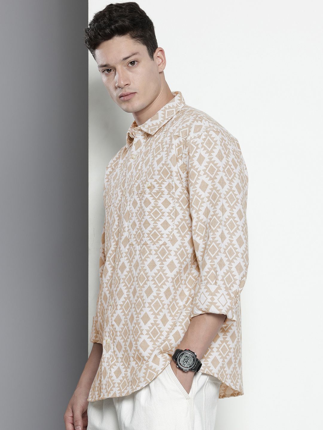 Men's Beige Relaxed Fit Geometric Print Casual Shirt