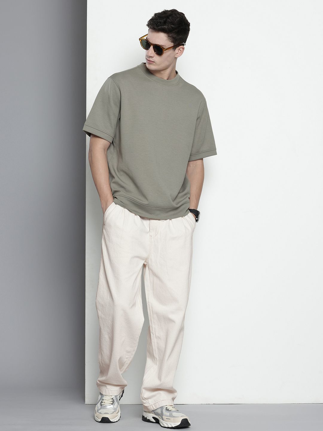 Men's White Relaxed Fit Solid Denim Joggers