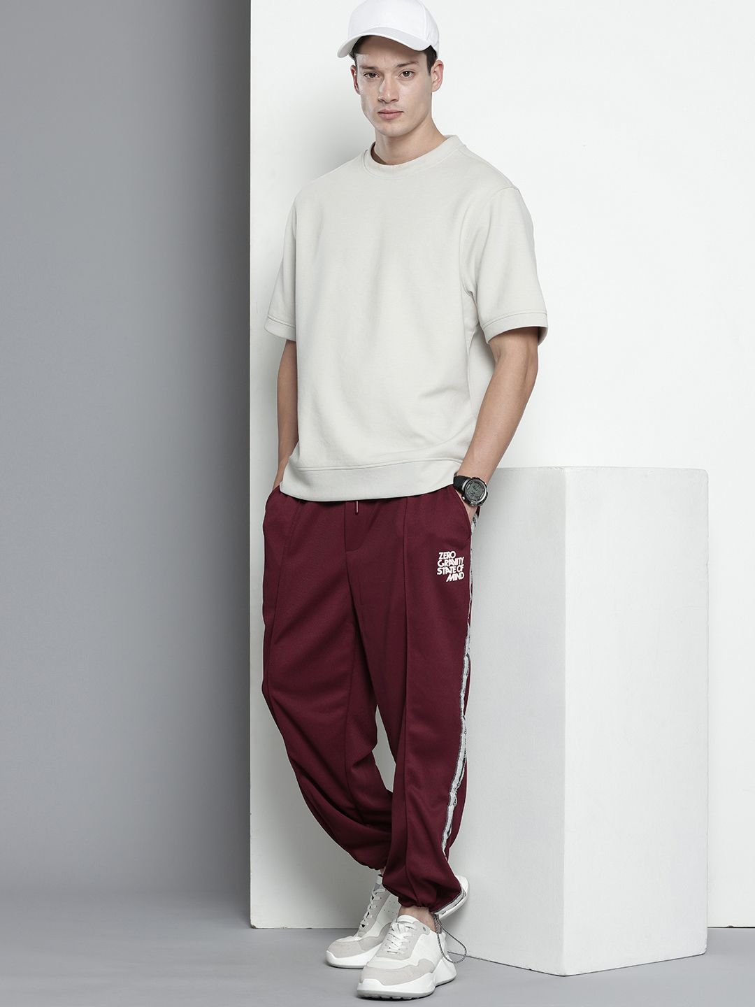 Men's Maroon Relaxed Fit Printed Wide Leg Joggers
