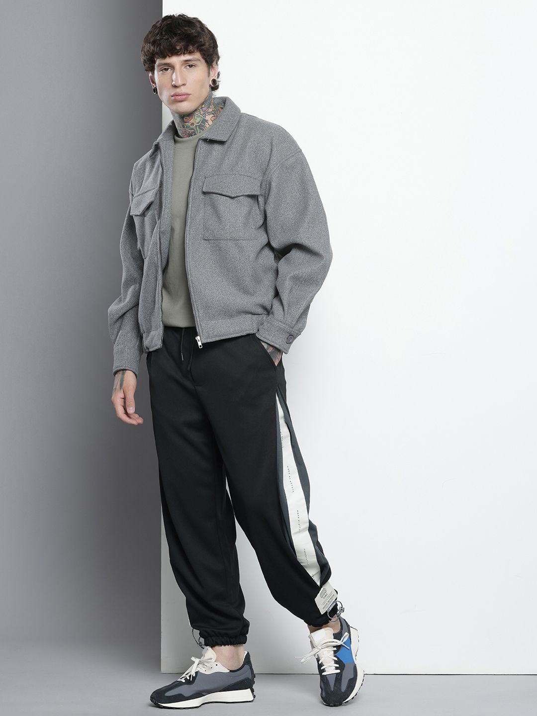 Men's Black Relaxed Fit Textured Baggy Joggers