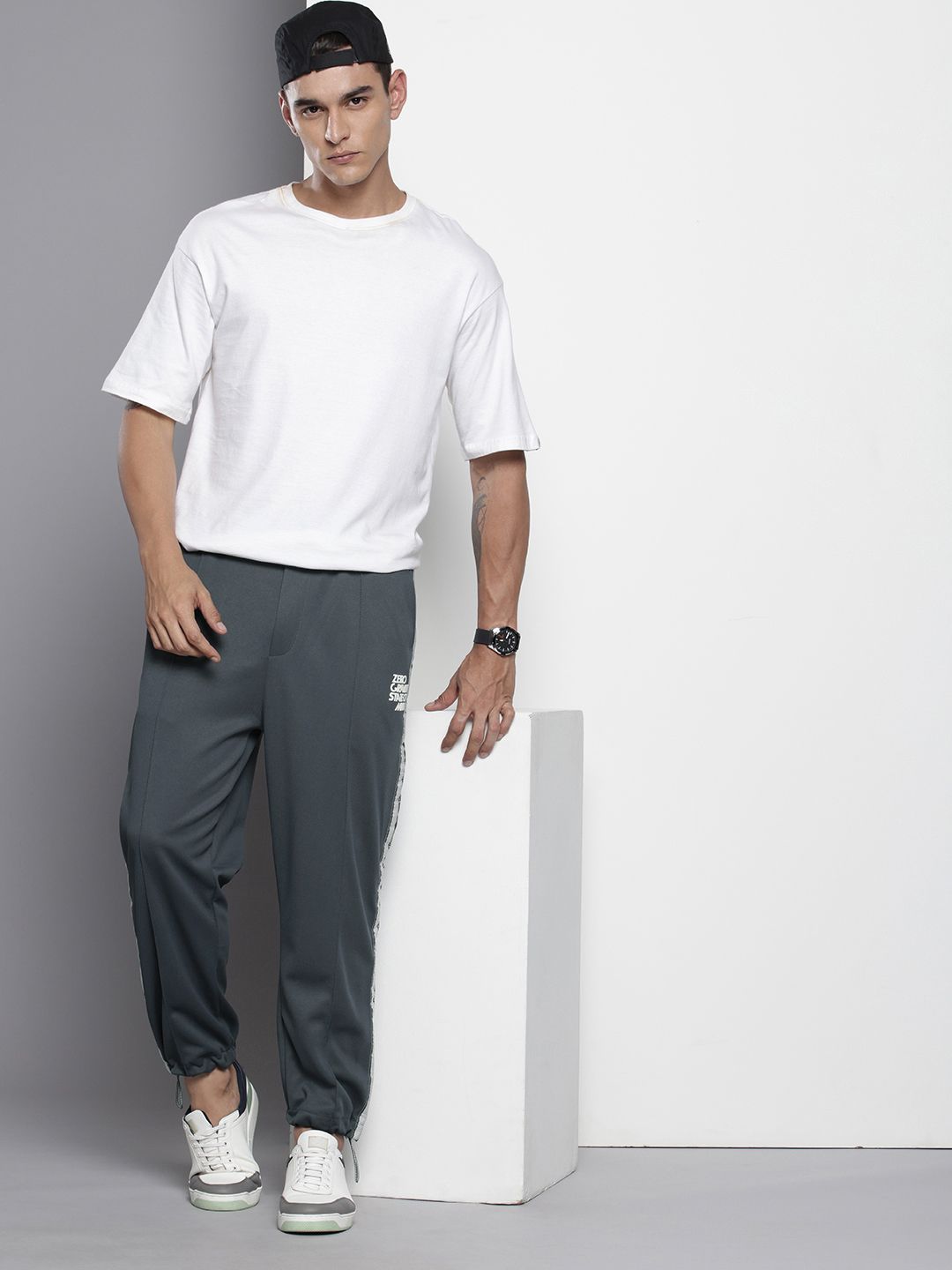 Men's Grey Relaxed Fit Printed Wide Leg Joggers