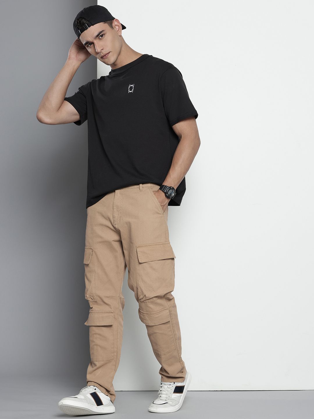Men's Beige Relaxed Fit Solid Cargos
