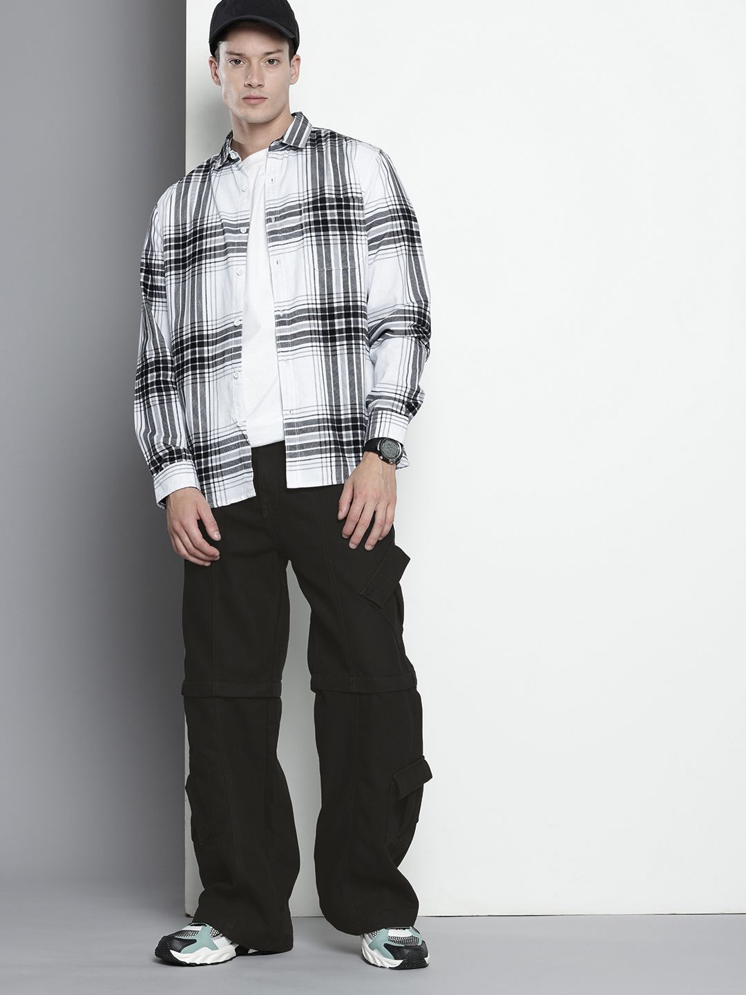 Men's Black Wide Leg Solid Convertible Cargo Jeans