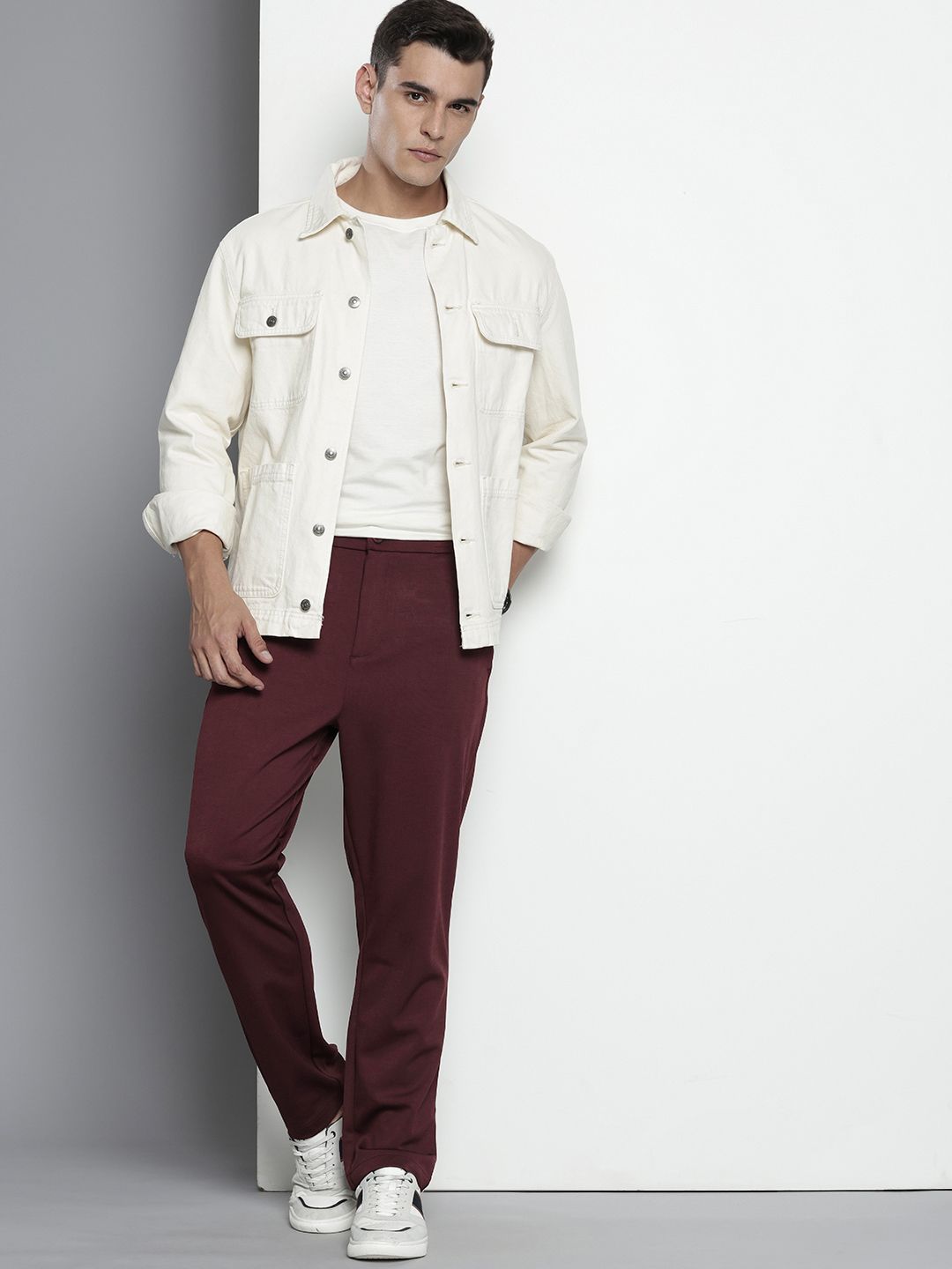 Men's Maroon Relaxed Fit Solid Chinos