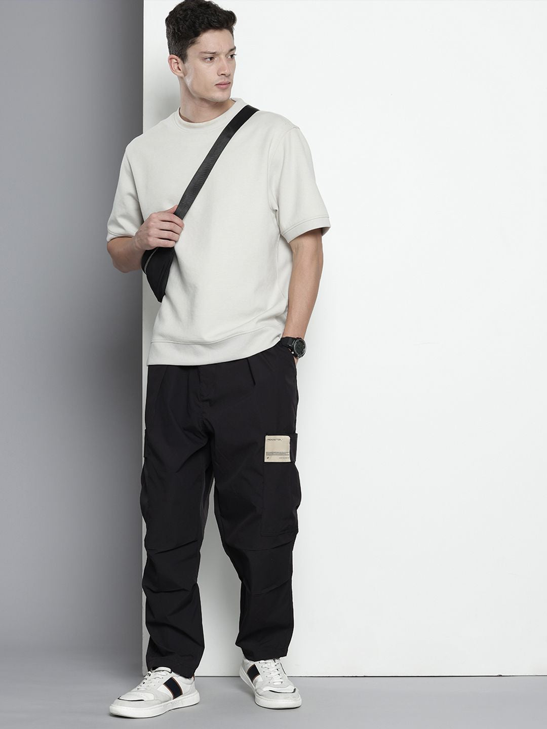 Men's Black Loose Fit Textured Cargos