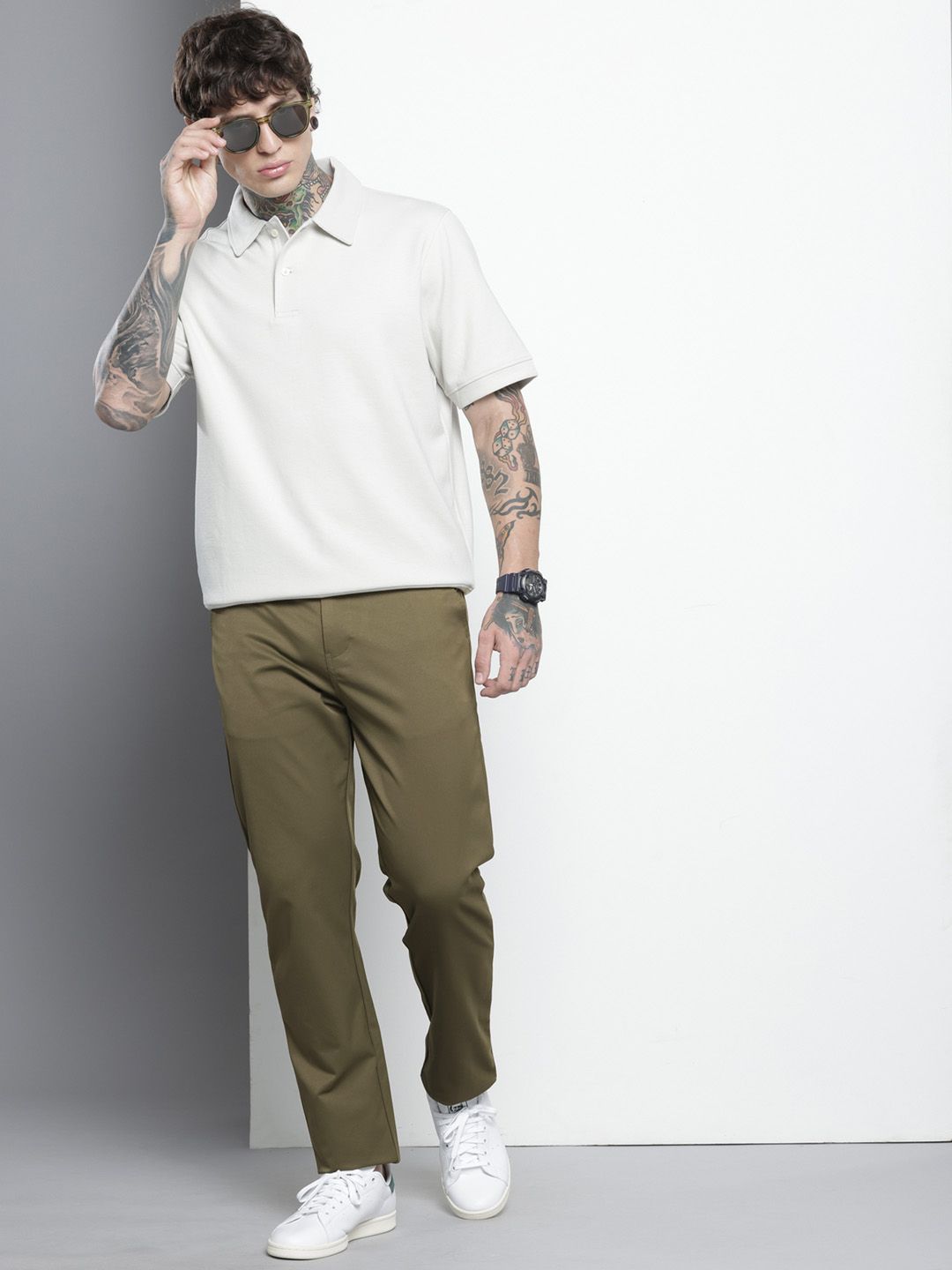 Men's Olive Regular Fit Solid Trousers