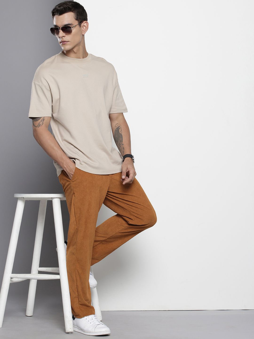 Men's Brown Straight Fit Textured Trousers