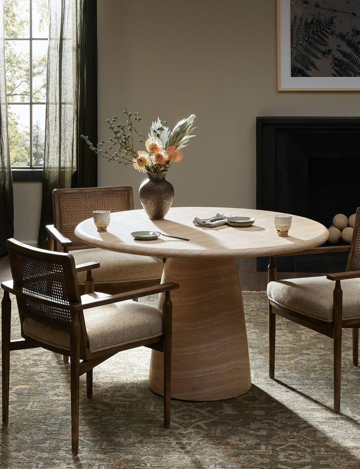 Vinci Round Dining Table