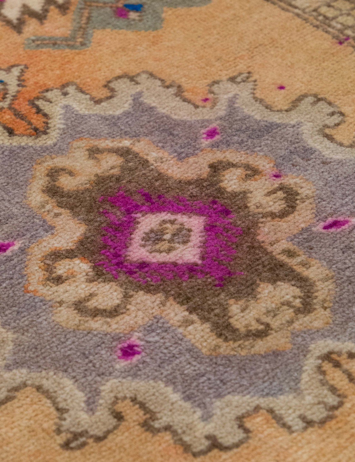 Vintage Turkish Hand-Knotted Wool Mini Rug No. 328, 1'5" x 3'5"