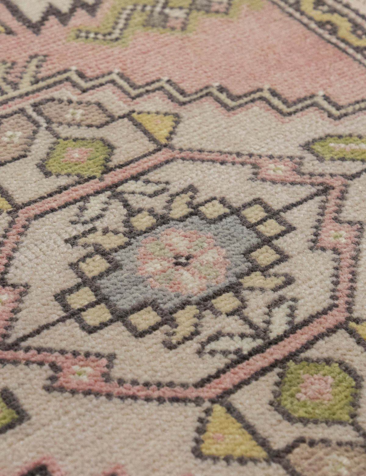 Vintage Turkish Hand-Knotted Wool Mini Rug No. 330, 1'7" x 3'1"