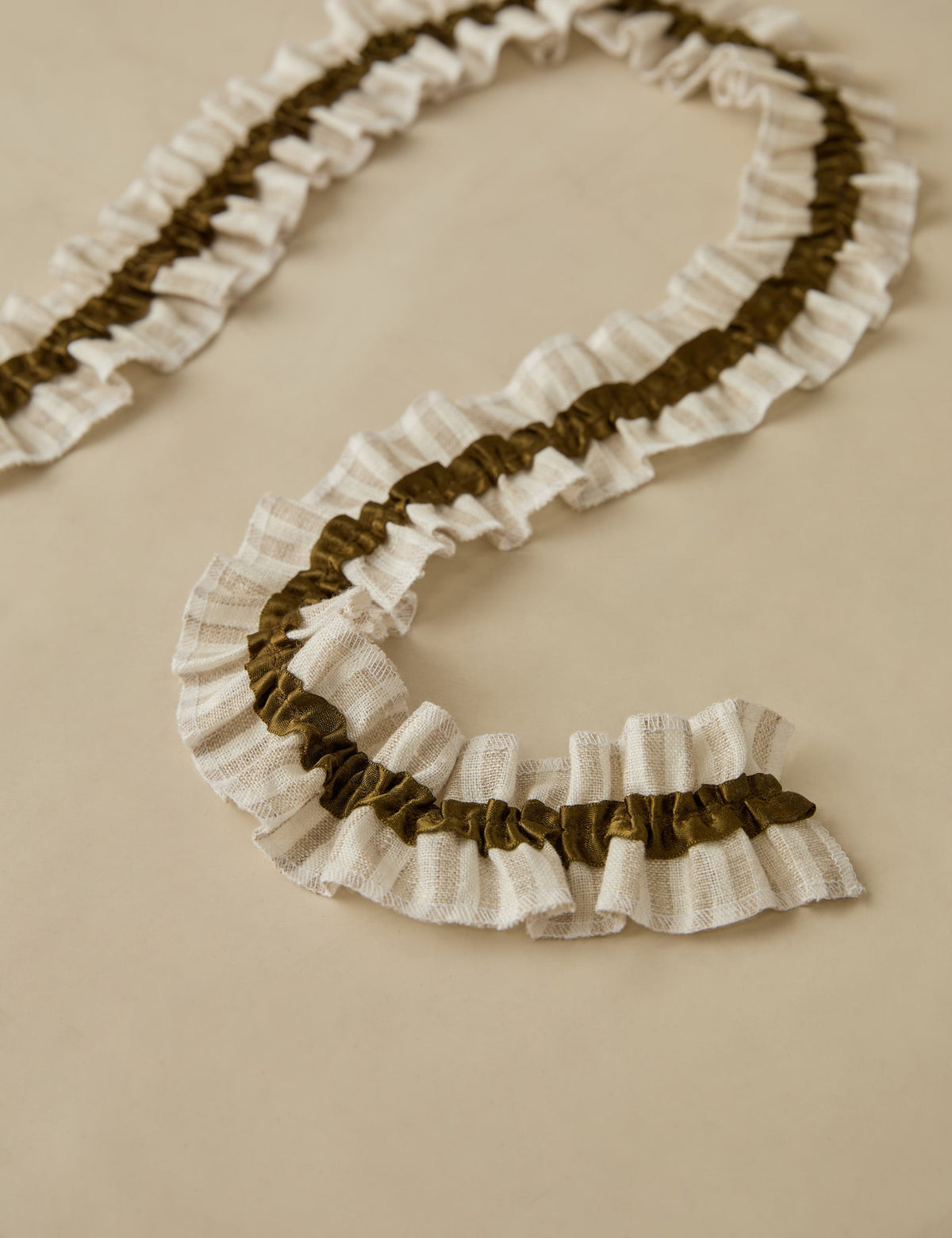 Carlen Linen Satin Garland